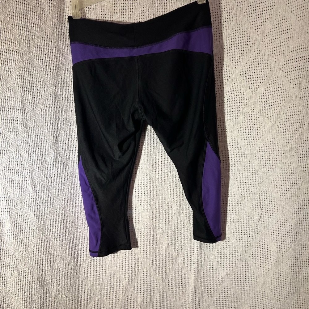 N.Y.L. Sport leggings.   Workout in Style!